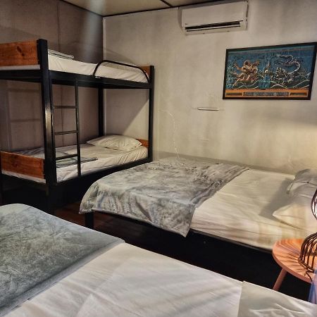Treehouse Hostel كوشنج المظهر الخارجي الصورة