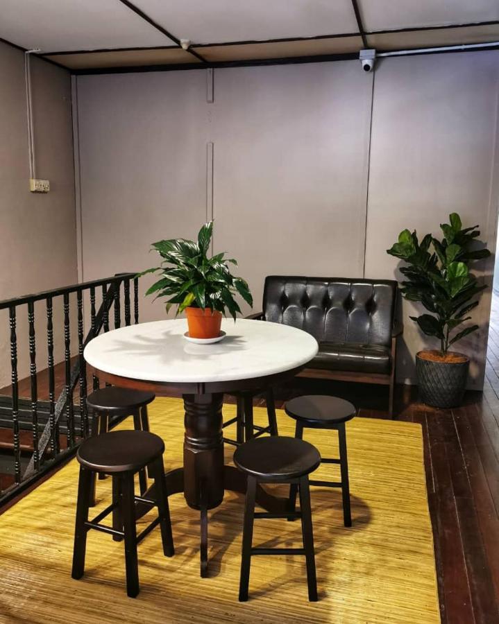 Treehouse Hostel كوشنج المظهر الخارجي الصورة