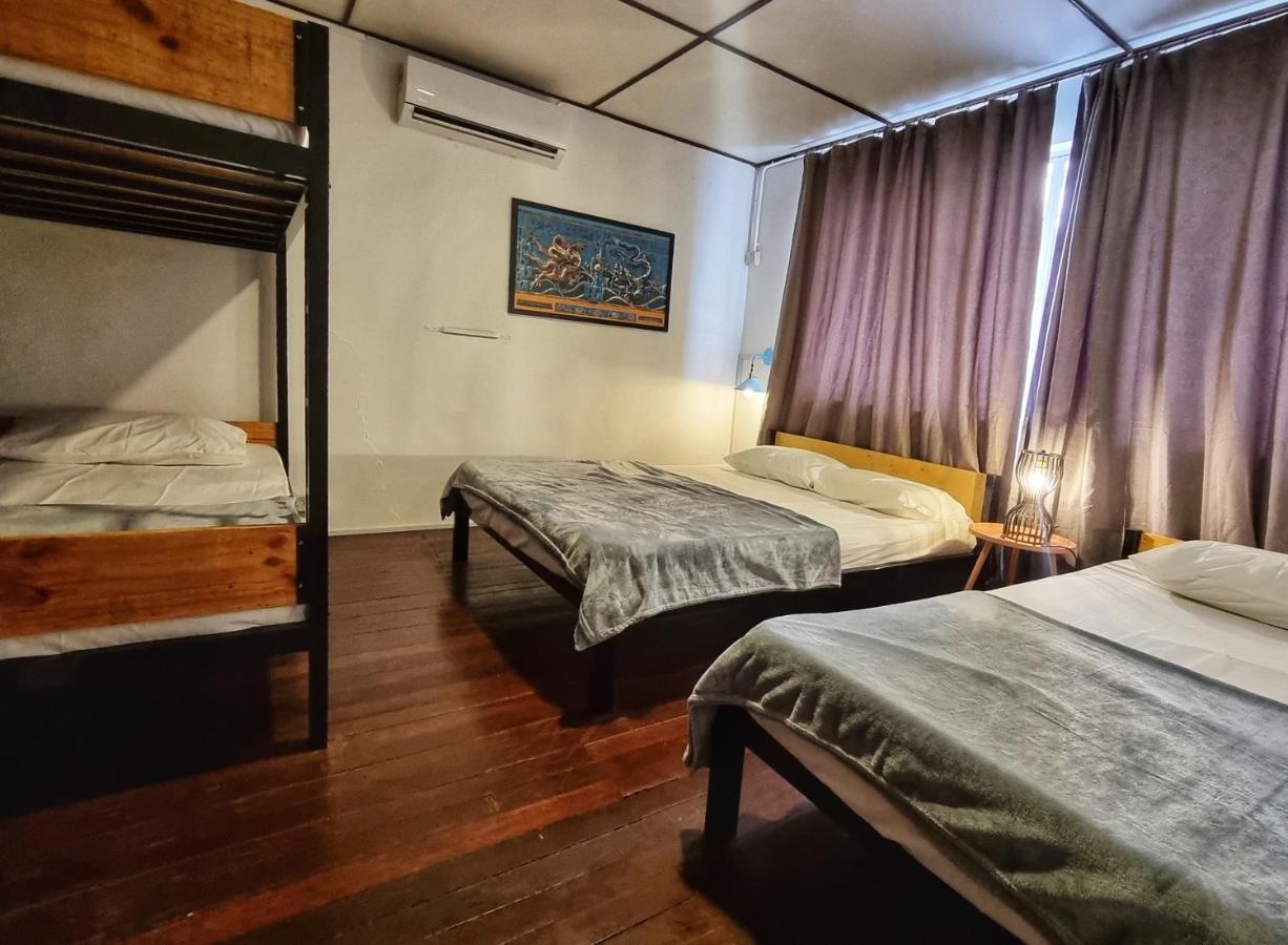 Treehouse Hostel كوشنج المظهر الخارجي الصورة